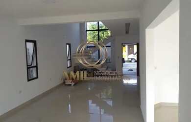 Imagem: A casa possui 3 Dormitórios, 3 Banheiros, 2 Vagas na garagem