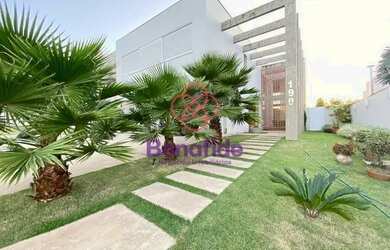 Imagem: A casa em condomínio possui 4 Dormitórios, 5 Banheiros, 5