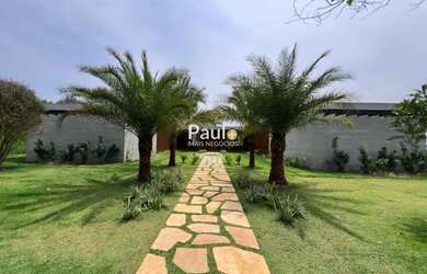 Imagem: A casa em condomínio possui 5 Dormitórios, 5 Banheiros, 5