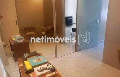 Imagem: O depósito possui 1 Vaga na garagem, 68m² de Área e está