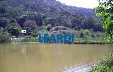 Imagem: O terreno possui 2m² de Área e está localizado em Parque