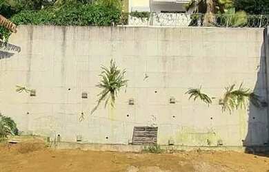 Imagem: O terreno à venda possui e está localizado em Anil, Rio de