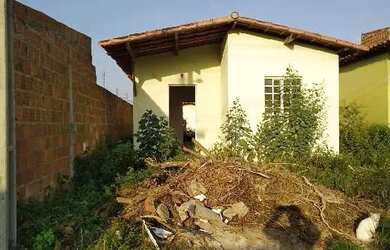 Imagem: A casa possui 2 Dormitórios, 1 Banheiro e 192m² de Área e