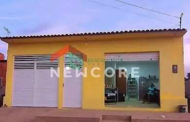 Imagem: A casae possui 4 Dormitórios, 2 Banheiros, 1 Vaga na garagem