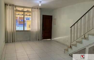 Imagem: A casa possui 2 Dormitórios, 2 Banheiros, 1 Vaga na garagem