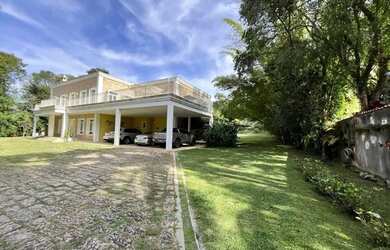 Imagem: A casa em condomínio possui 5 Dormitórios, 5 Banheiros, 5