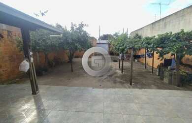 Imagem 2: Casa em Montes Claros, no bairro Maracanã, à venda