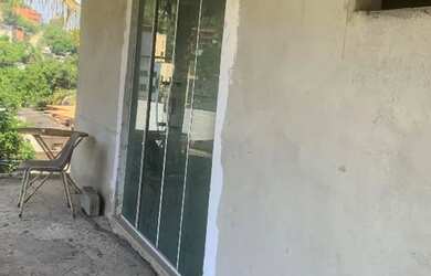 Imagem: A casa possui 4 Dormitórios, 3 Banheiros, 130m² de Área e