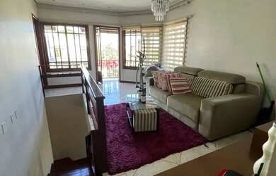 Imagem: A casa possui 3 Dormitórios, 4 Banheiros, 3 Vagas na garagem