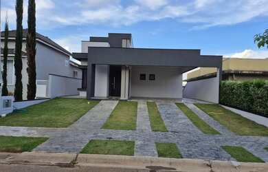 Imagem: A casa em condomínio possui 3 Dormitórios, 4 Banheiros, 4