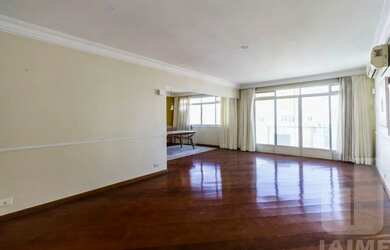 Imagem 2: Cobertura espaçosa com ótima área externa numa das melhores ruas de...