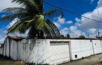 Imagem: A casa possui 3 Dormitórios, 3 Banheiros, 2 Vagas na garagem