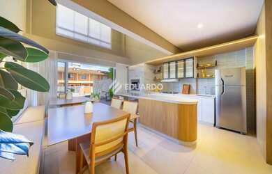 Imagem: O apartamento possui 2 Dormitórios, 3 Banheiros, 2 Vagas na