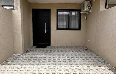 Imagem: A casa possui 2 Dormitórios, 2 Banheiros, 1 Vaga na garagem