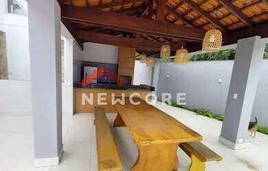 Imagem: A casa possui 3 Dormitórios, 4 Banheiros, 2 Vagas na garagem