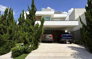 Imagem: A casa em condomínio possui 3 Dormitórios, 2 Banheiros, 4