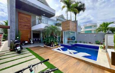 Imagem: A casa em condomínio possui 5 Dormitórios, 4 Banheiros, 2