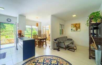 Imagem: A casa em condomínio possui 2 Dormitórios, 3 Banheiros, 2