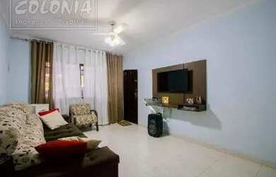 Imagem: A casa possui 3 Dormitórios, 3 Banheiros, 2 Vagas na garagem