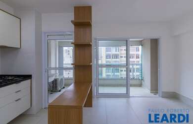 Imagem: O apartamento possui 1 Dormitório, 1 Banheiro, 1 Vaga na garagem