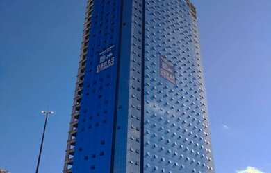 Imagem: O depósito possui 2 Vagas na garagem, 64m² de Área e está