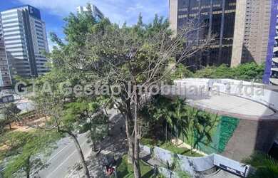 Imagem: O depósito possui 4 Vagas na garagem, 213m² de Área e está