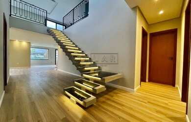 Imagem: A casa em condomínio possui 3 Dormitórios, 5 Banheiros, 2