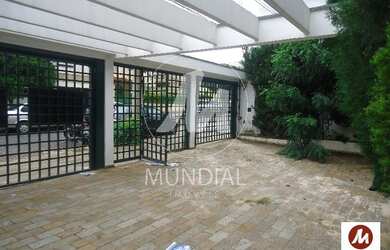 Imagem: O depósito possui 3 Vagas na garagem, 341m² de Área e está