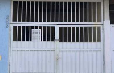 Imagem: A casa para alugar possui 2 Dormitórios, 2 Banheiros, 1 Vaga