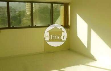 Imagem: O depósito possui 1 Vaga na garagem, 21m² de Área e está