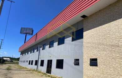 Imagem: O depósito possui 5 Vagas na garagem, 3.500m² de Área e