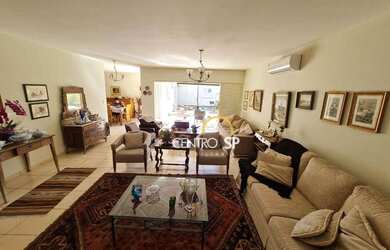 Imagem: A casa possui 4 Dormitórios, 5 Banheiros, 3 Vagas na garagem