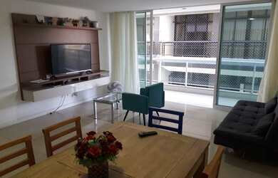 Imagem 1: Luxuoso apartamento com deslumbrante vista mar, porteira fechada, prédio...