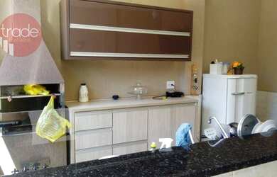 Imagem: A casa possui 3 Dormitórios, 3 Banheiros, 3 Vagas na garagem