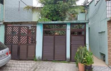 Imagem: A casa possui 2 Dormitórios, 1 Banheiro, 1 Vaga na garagem