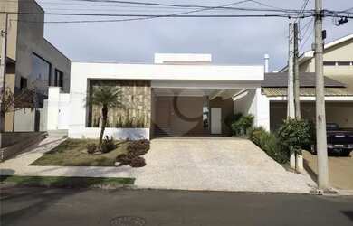 Imagem: A casa em condomínio possui 3 Dormitórios, 5 Banheiros, 4