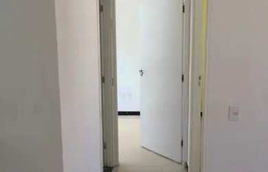 Imagem: O apartamento possui 2 Dormitórios, 1 Banheiro e 1 Vaga na