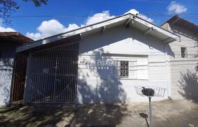 Imagem: A casa possui 1 Dormitório, 1 Banheiro, 1 Vaga na garagem e