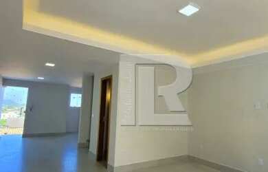 Imagem: A casa possui 3 Dormitórios, 2 Banheiros, 1 Vaga na garagem