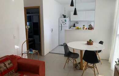 Imagem: O apartamento possui 2 Dormitórios, 1 Banheiro, 1 Vaga na garagem