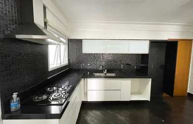 Imagem: O apartamento possui 3 Dormitórios, 5 Banheiros, 2 Vagas na