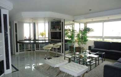 Imagem: O studio possui 2 Dormitórios, 3 Banheiros, 2 Vagas na garagem