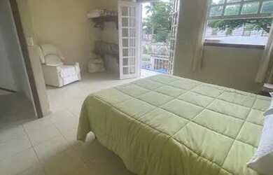 Imagem: A casa possui 5 Dormitórios, 5 Banheiros, 3 Vagas na garagem