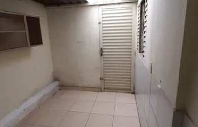 Imagem 2: Vou alugar esta casa na 801 do recanto das emas depois dia 28 ,1400 reais