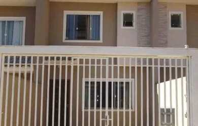 Imagem: A casa possui 2 Dormitórios, 2 Banheiros, 2 Vagas na garagem