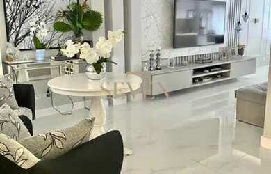 Imagem: A casa possui 3 Dormitórios, 2 Banheiros, 3 Vagas na garagem