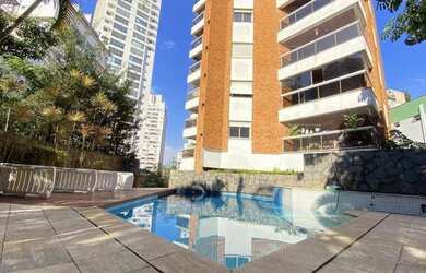 Imagem: O apartamento possui 4 Dormitórios, 5 Banheiros, 3 Vagas na