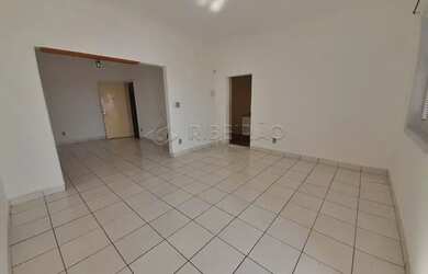 Imagem: O studio possui 1 Dormitório, 1 Banheiro e 53m² de Área e