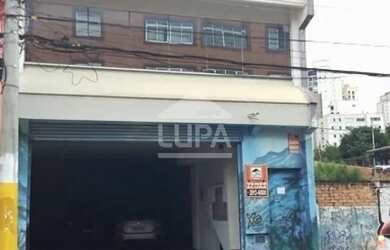 Imagem: O depósito possui 5 Vagas na garagem, 250m² de Área e está
