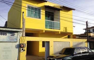 Imagem: A casa possui 3 Dormitórios, 3 Banheiros, 2 Vagas na garagem